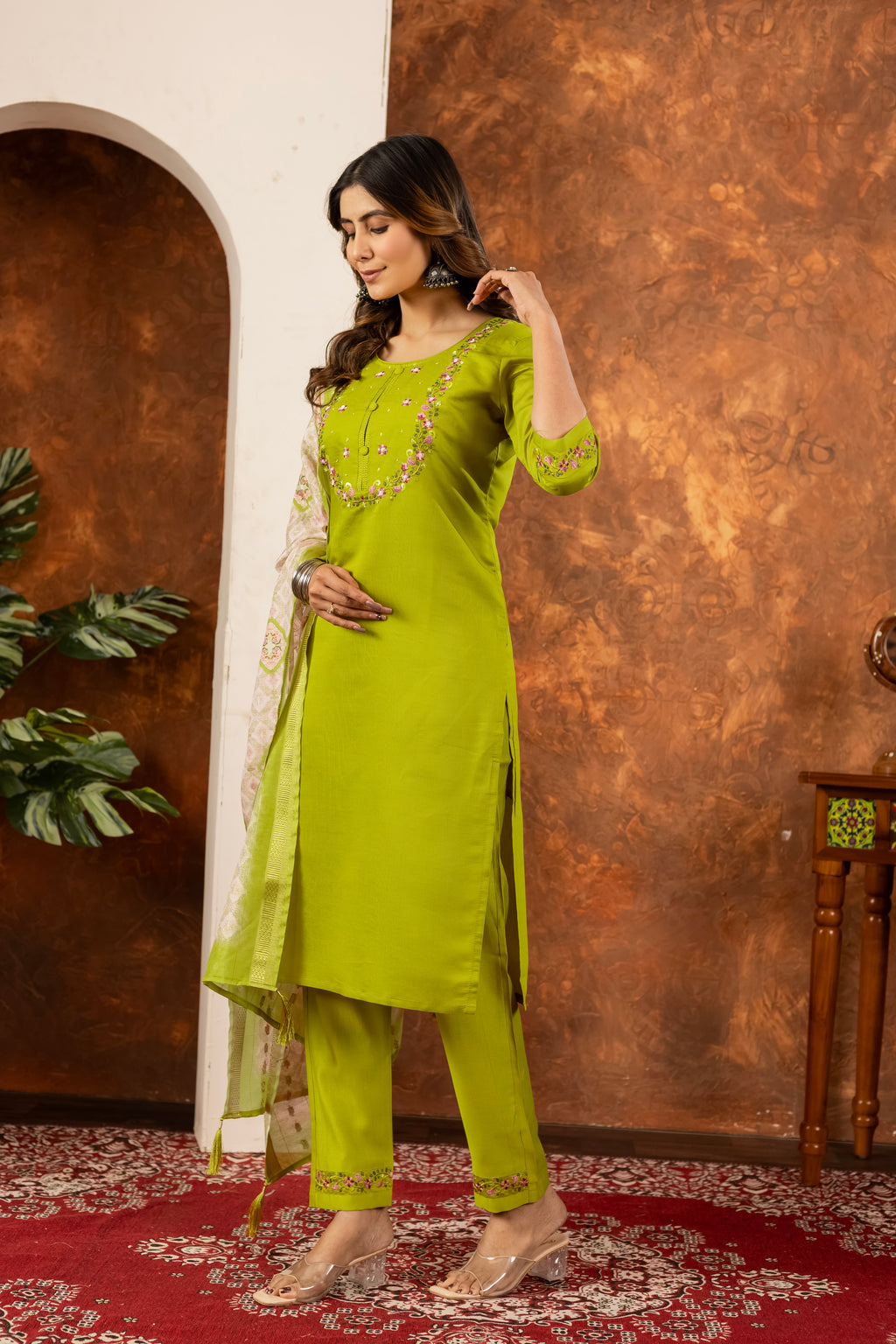 Elegant Straight Kurti Pant Dupatta Set