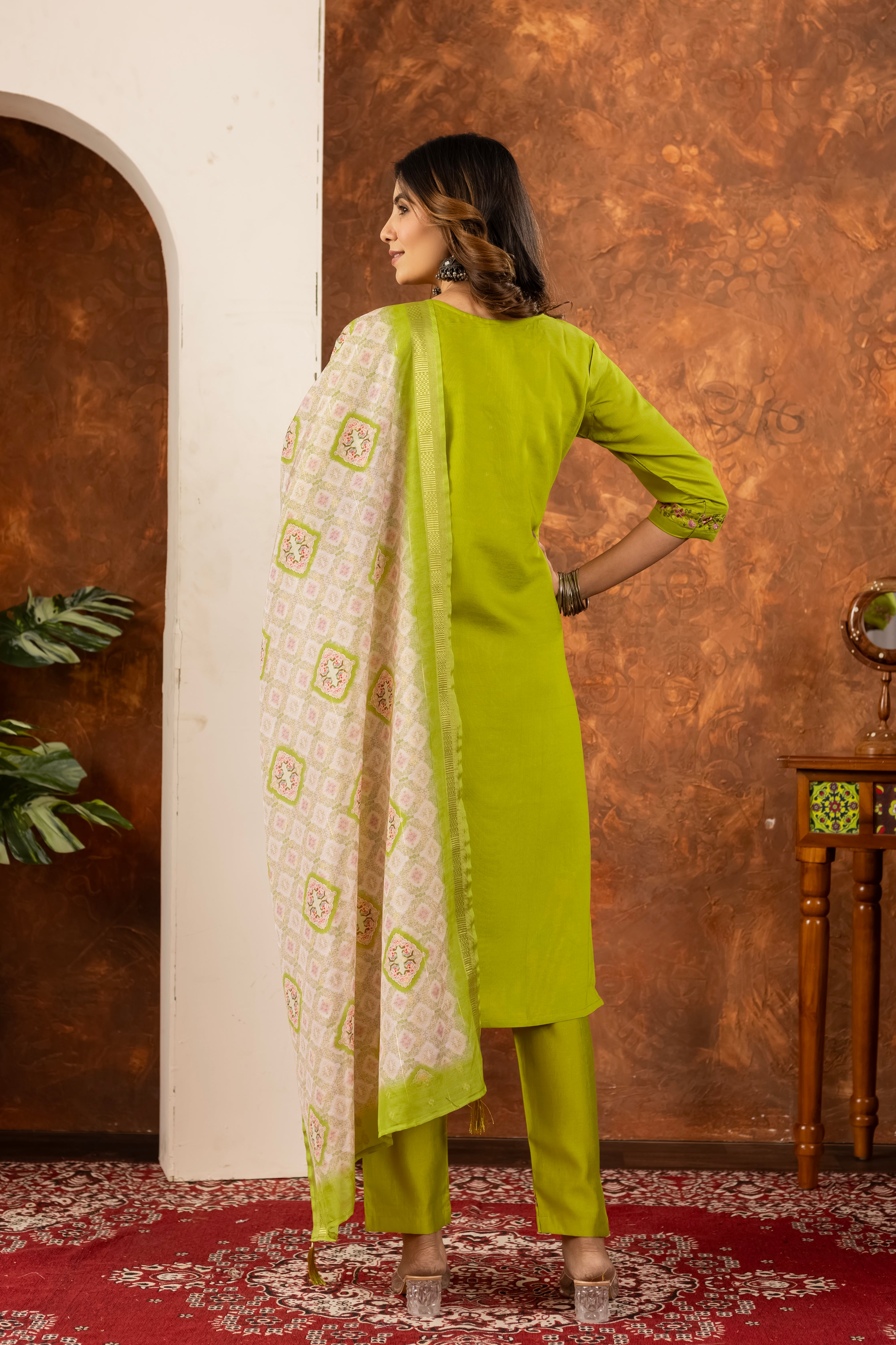 Elegant Straight Kurti Pant Dupatta Set