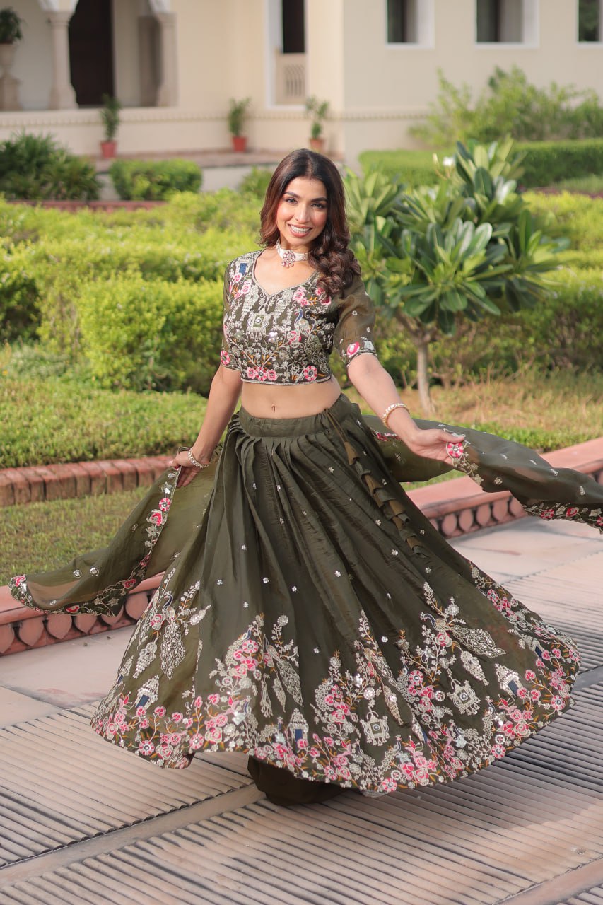 Bridal Style Gold Crush Lehenga with Heavy Zari & Sequins Embroidery
