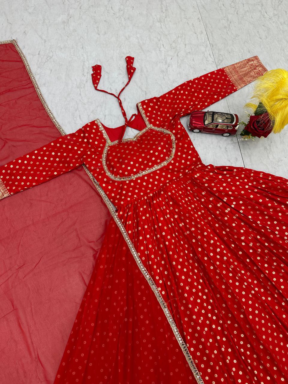 Jacquard Weaving Gown with Fox Georgette Dupatta