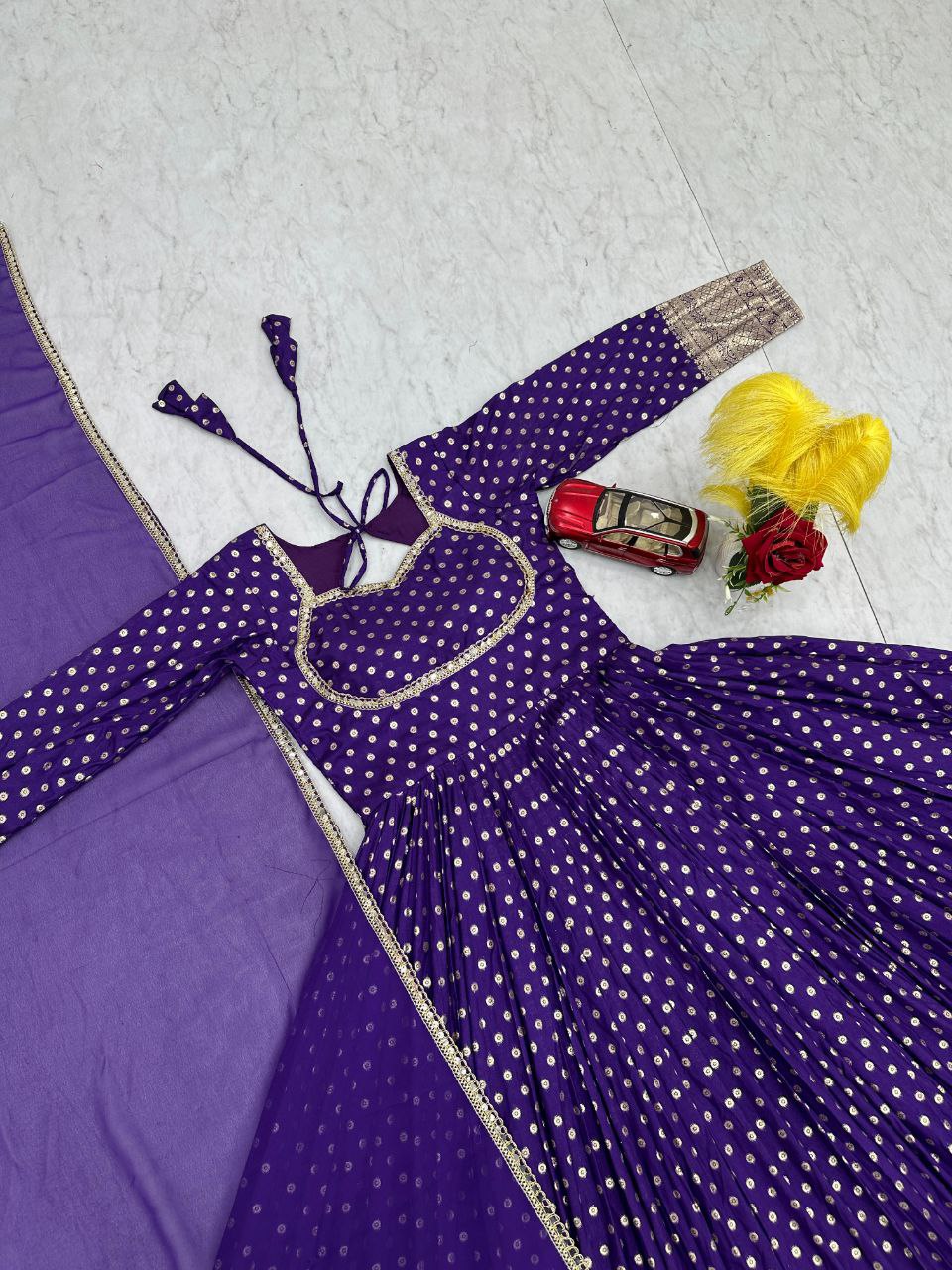 Jacquard Weaving Gown with Fox Georgette Dupatta