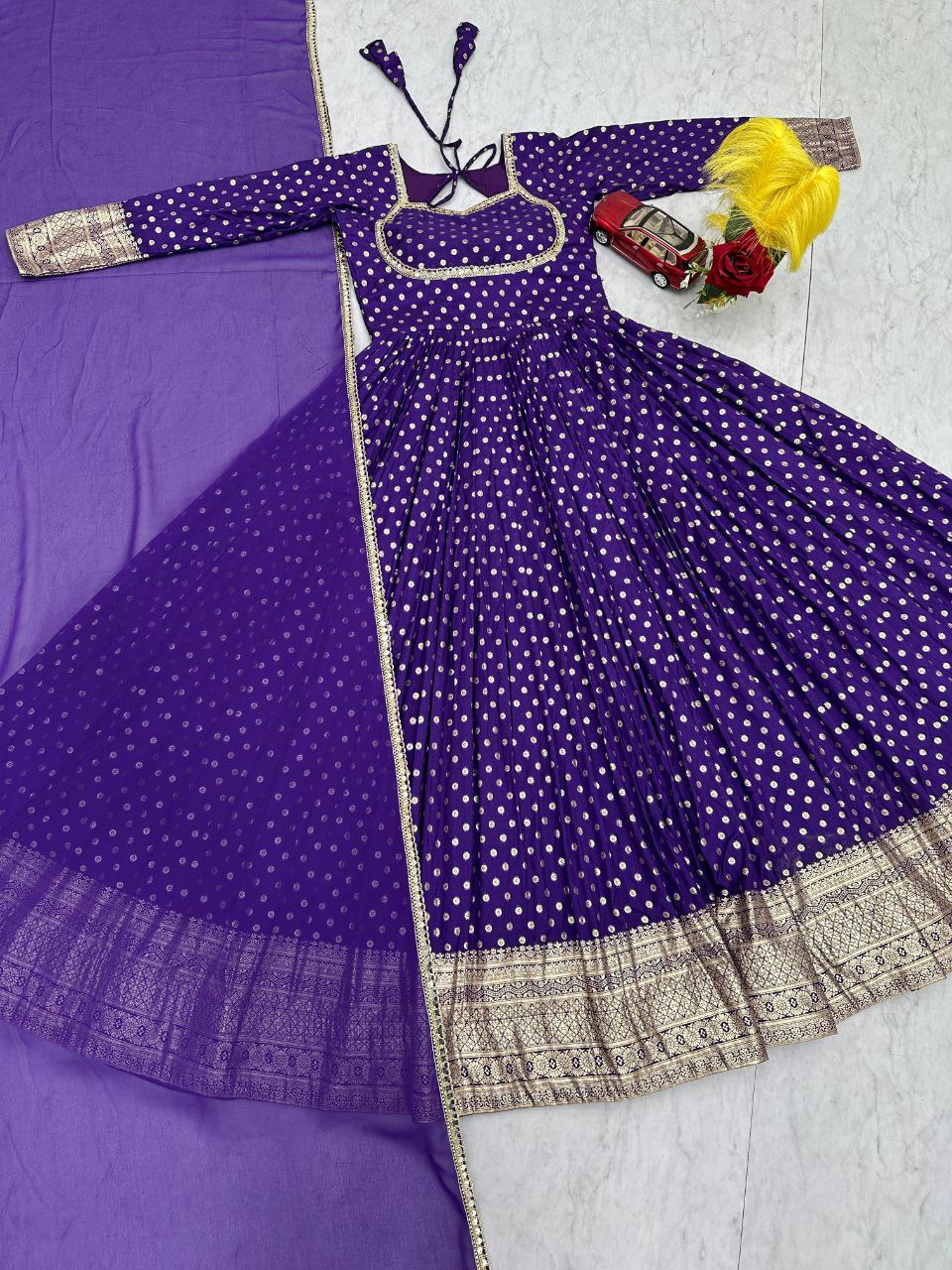 Jacquard Weaving Gown with Fox Georgette Dupatta
